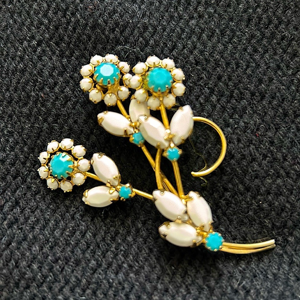 Vintage flower brooch